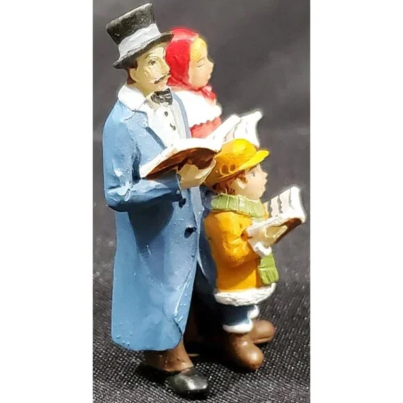 CAROLING FAMILY plastic Christmas Village small scale accessory figure figurine - Picture 5 of 11